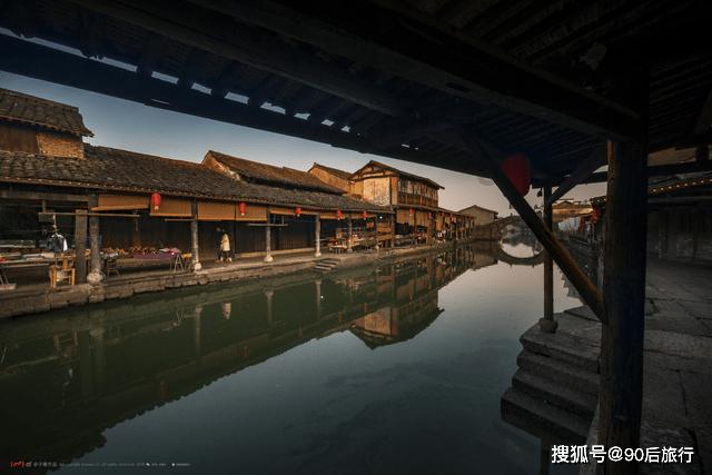 这女的给人什么感觉 丑不丑？